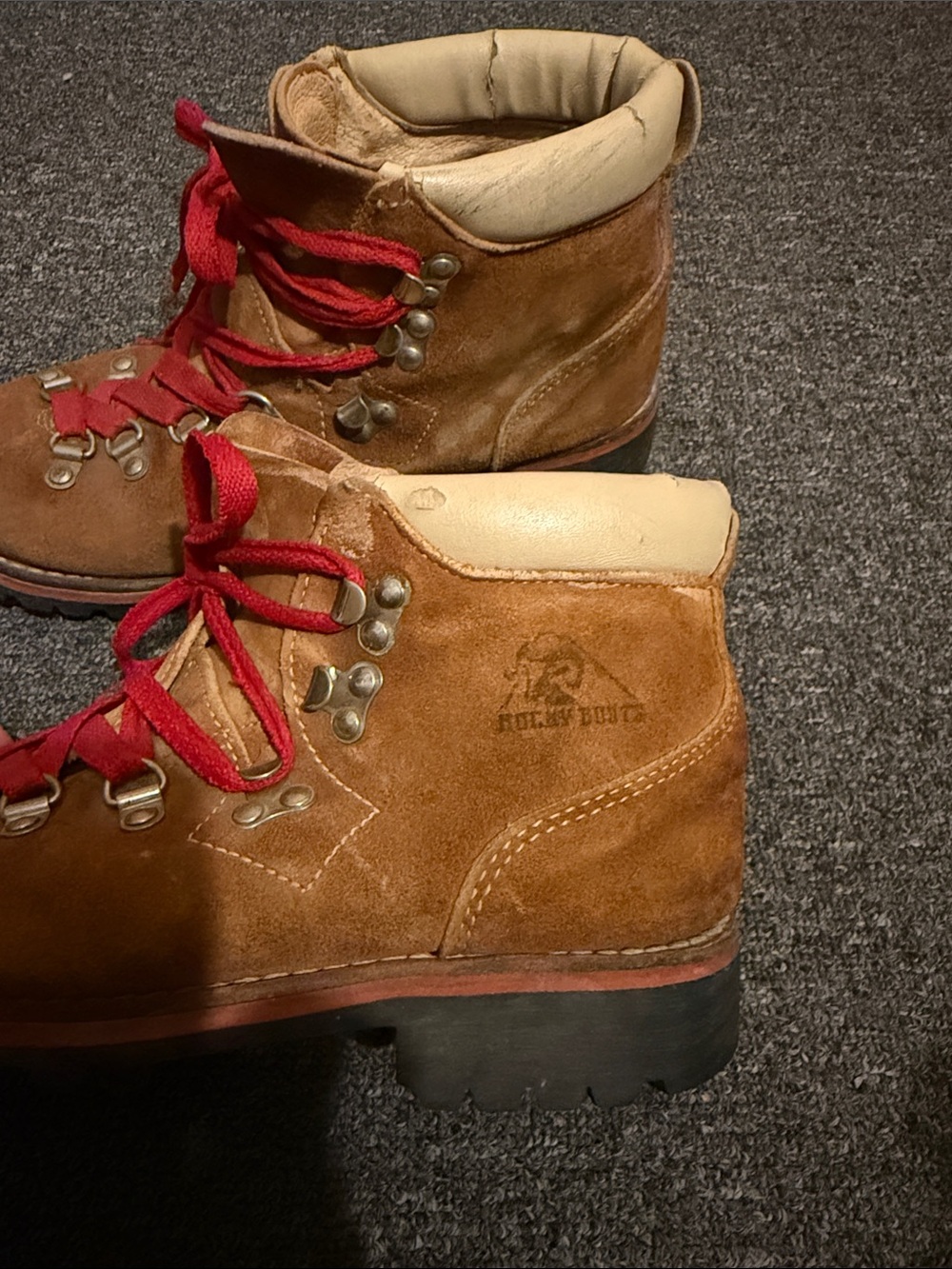 Vintage red lace D-ring hiking boots, leather vibram sole - Picture 5 of 6